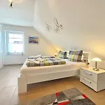 Strandperle Og * Norden