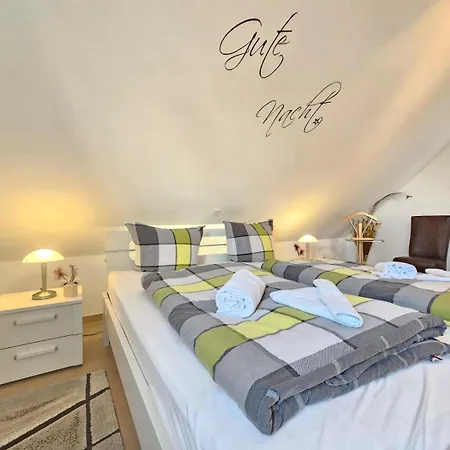 Strandperle Og Норден