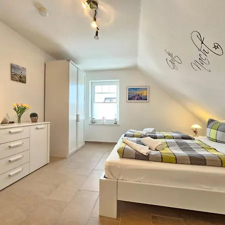 Апартаменты Strandperle Og *