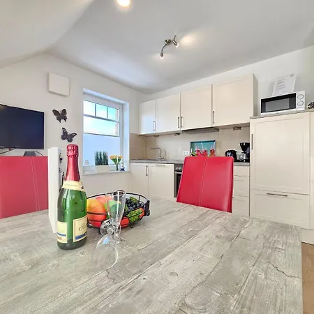 Strandperle Og Норден